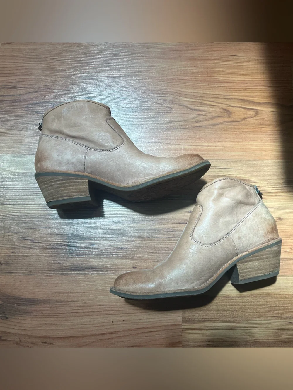 Sofft Tan Leather Ankle Booties with Stacked Heel